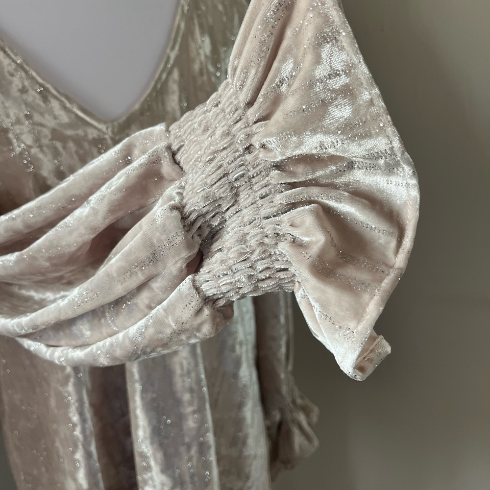 Vince Camuto Shimmering Cream Blouse - Picture 6 of 8